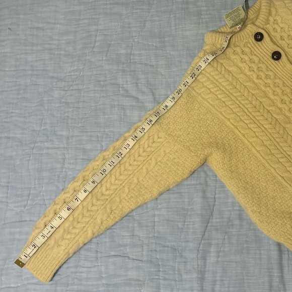 Pure Wool Made in Ireland by Carraig Donn Cozy Cream/beige Cable Knit Sweater - Picture 5 of 7